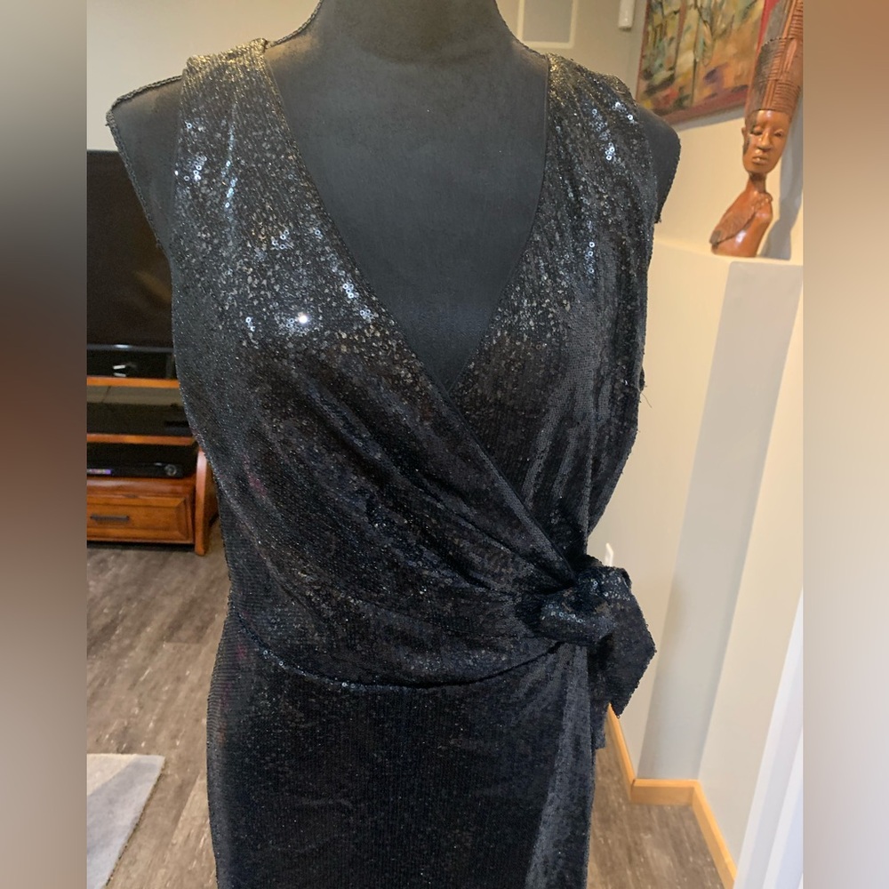 Lauren Ralph Lauren Black Sequin Maxi Dress

G1 0226


ACCEPTING OFFERS - Picture 2 of 4